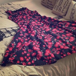 XL Boflyyang Midi dress w/black & red rose pattern